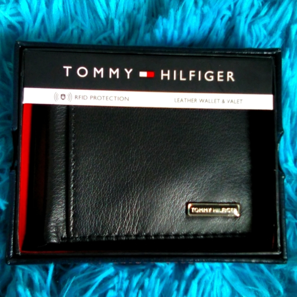 Tommy hilfiger men's wallet